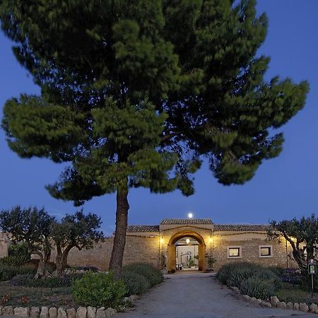 Отель Baglio San Vincenzo Менфи Экстерьер фото