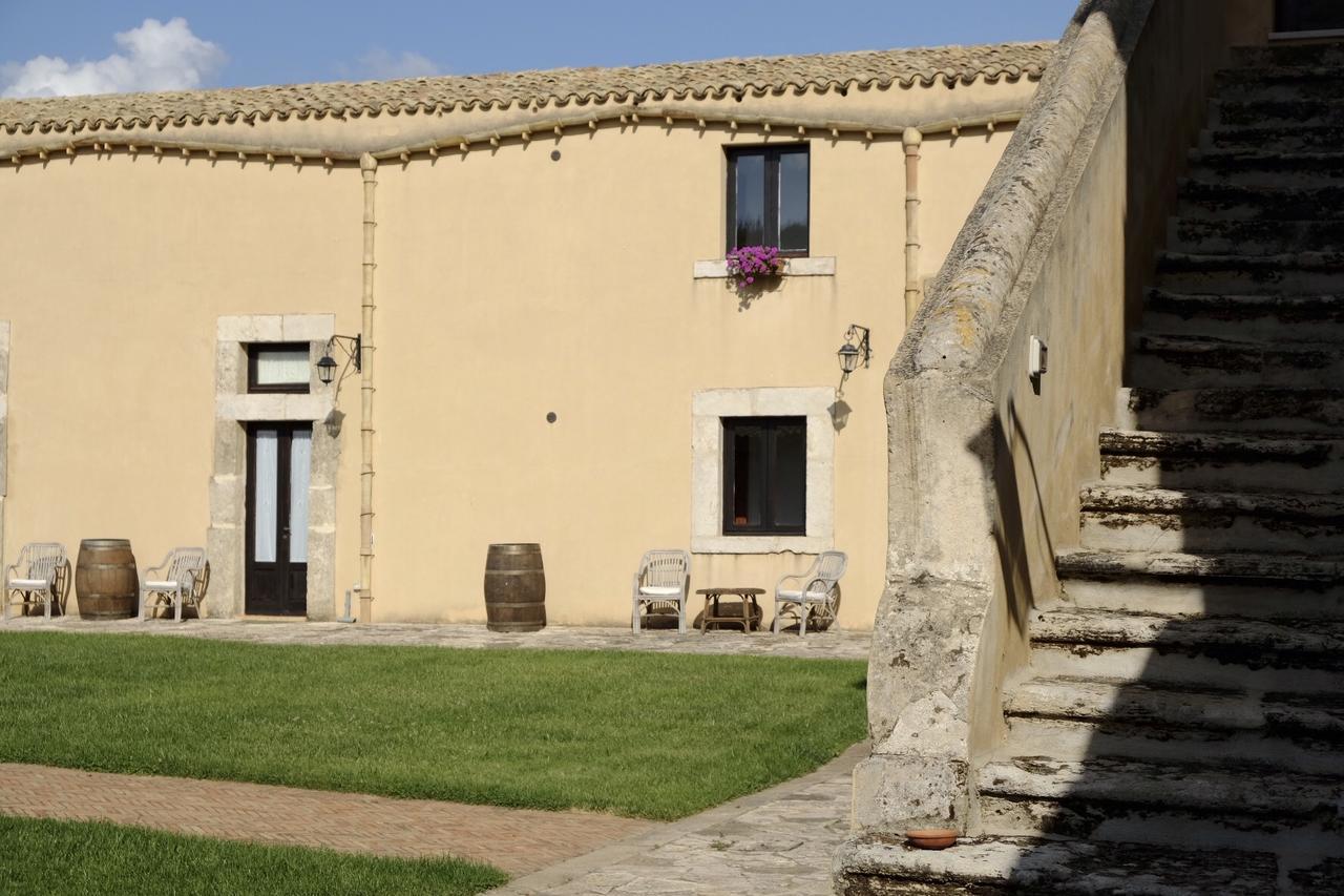 Отель Baglio San Vincenzo Менфи Экстерьер фото