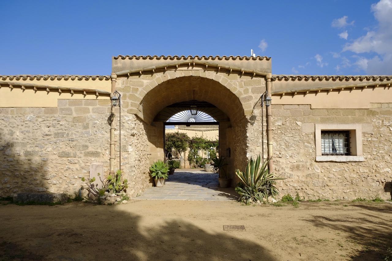 Отель Baglio San Vincenzo Менфи Экстерьер фото
