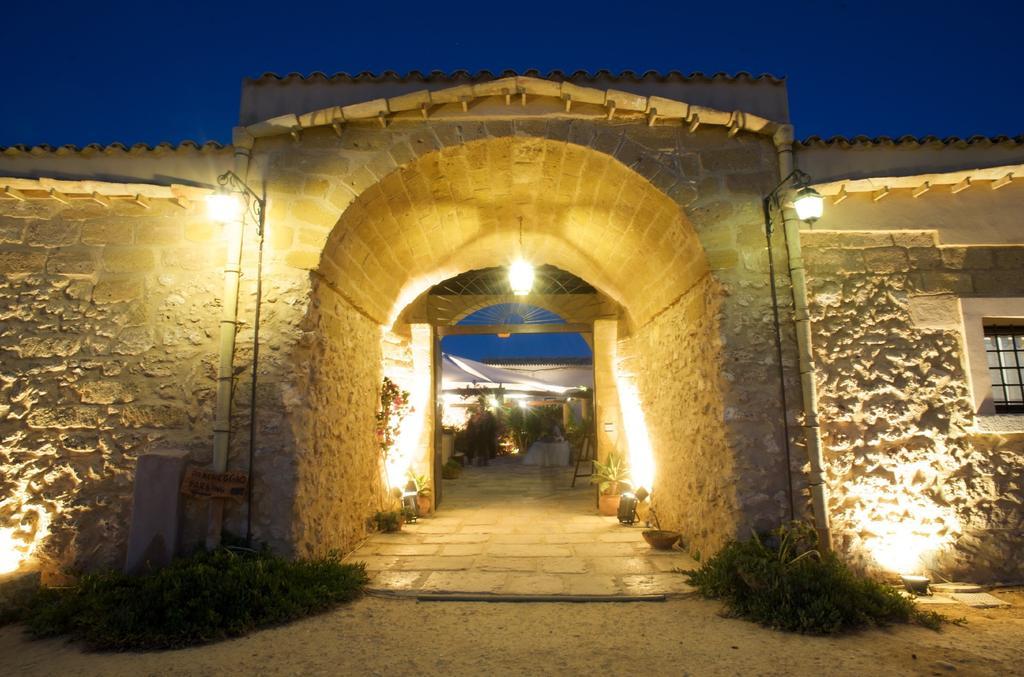 Отель Baglio San Vincenzo Менфи Экстерьер фото